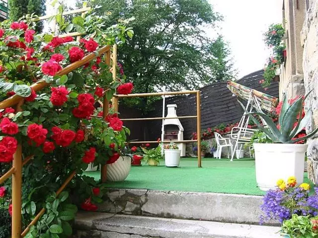 Retkeilymaja Zajazd Meran