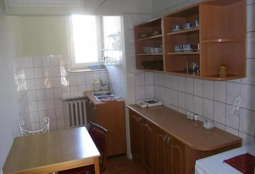 Retkeilymaja Zajazd Meran