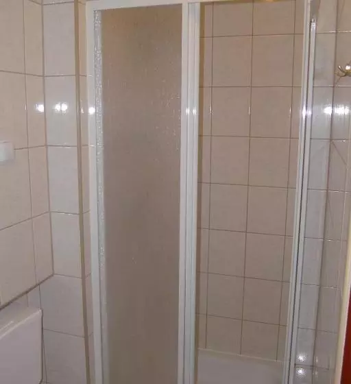 Retkeilymaja Zajazd Meran