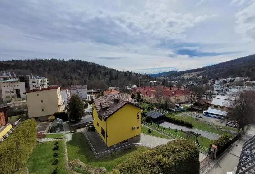 Retkeilymaja Zajazd Meran