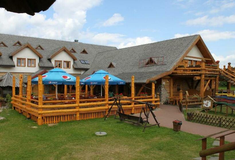 הוסטל Zajazd Mihałufka