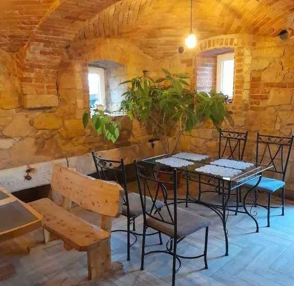 Aamiaismajoitus (B&B) Agroturystyka Pod Dębami