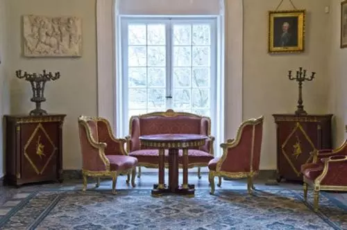 ベッドアンドブレックファースト Butikowy Pałac Jabłonna