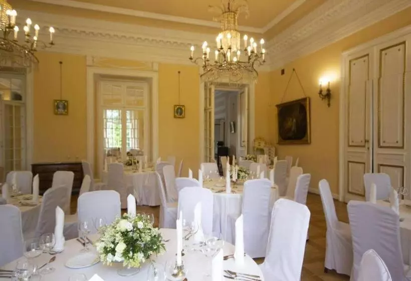 ベッドアンドブレックファースト Butikowy Pałac Jabłonna