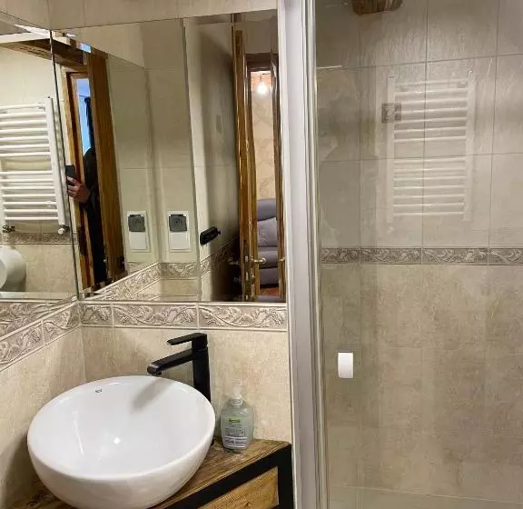 Aamiaismajoitus (B&B) Dworek Galosa