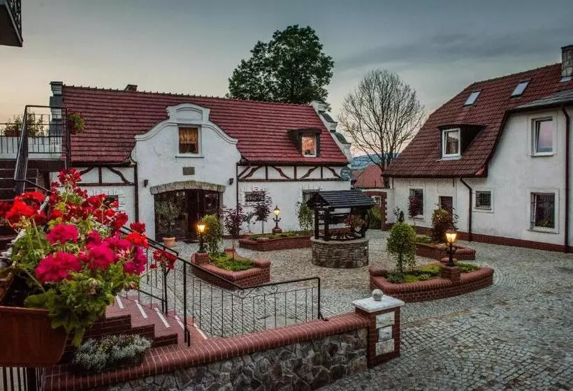 Aamiaismajoitus (B&B) Dworek Galosa