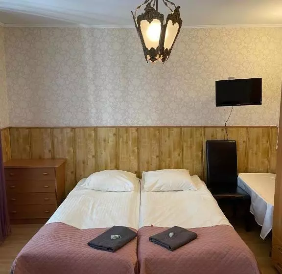 Aamiaismajoitus (B&B) Dworek Galosa