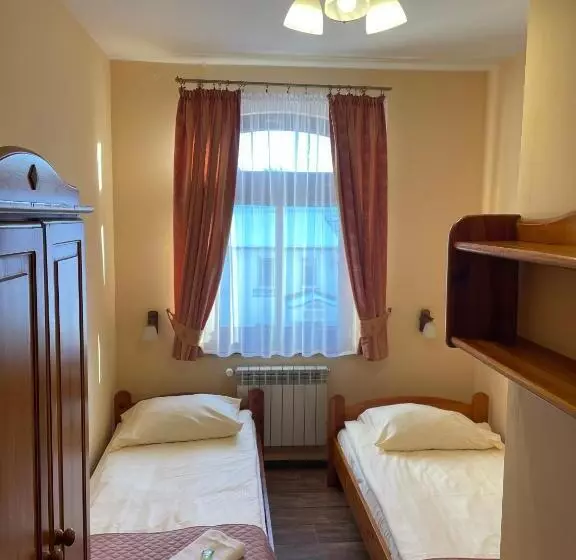 Aamiaismajoitus (B&B) Dworek Galosa