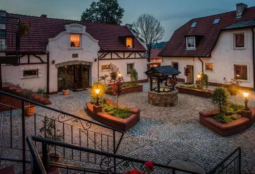 Aamiaismajoitus (B&B) Dworek Galosa