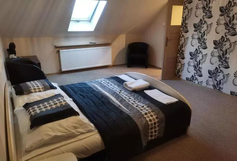 Aamiaismajoitus (B&B) Jaś I Małgosia