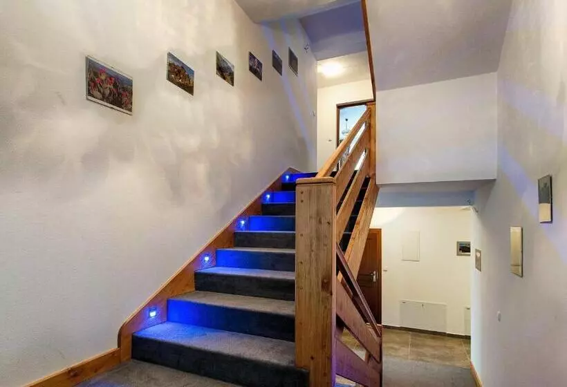 تختخواب و صبحانه Pod Lipą 2