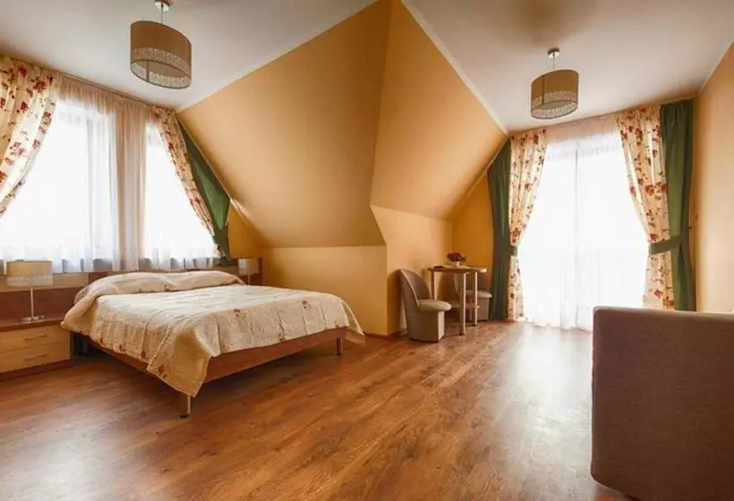 تختخواب و صبحانه Pod Lipą 2