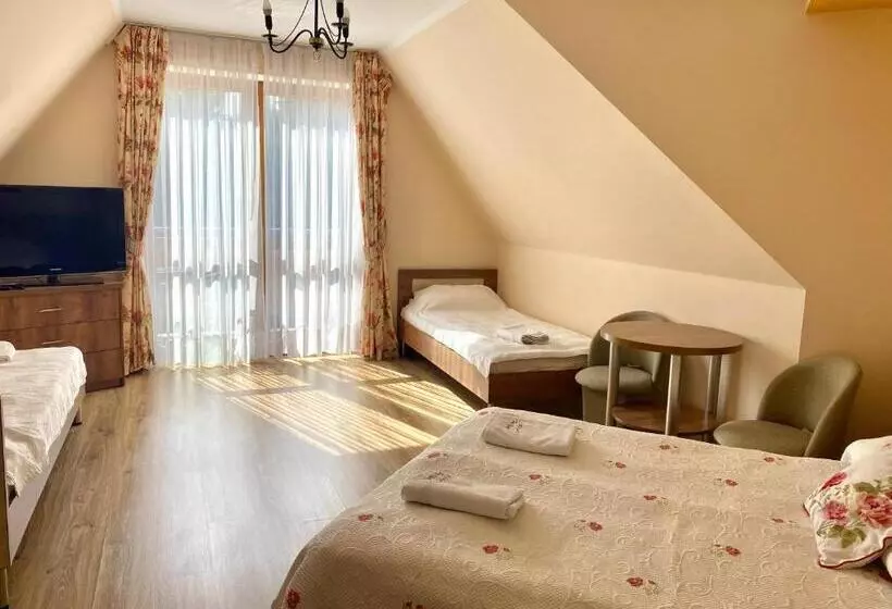 تختخواب و صبحانه Pod Lipą 2