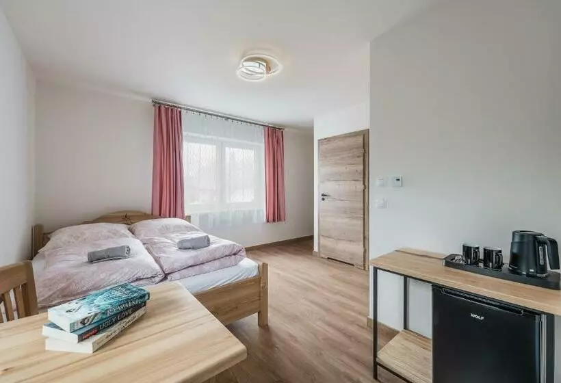 Aamiaismajoitus (B&B) Willa Cichosza   Wygodne I Nowoczesne Pokoje, 800m Do Centrum Tuż Przy Szlakach Pieszych I Rowerowyc