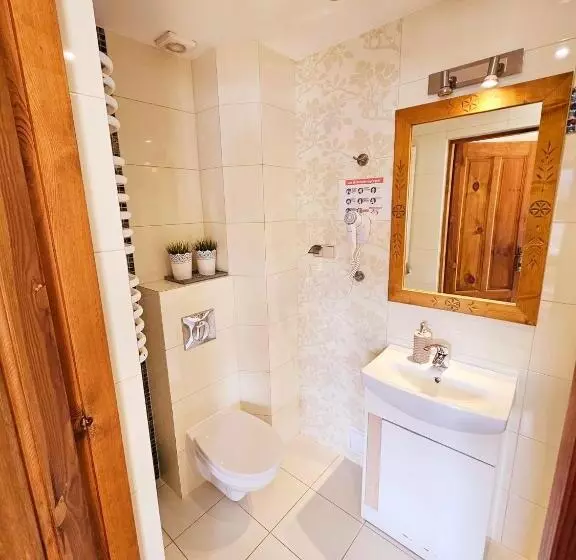 تختخواب و صبحانه Willa Regina Ii Resort & Spa
