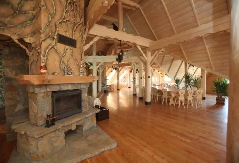 Hotelli Dwór Kresowy