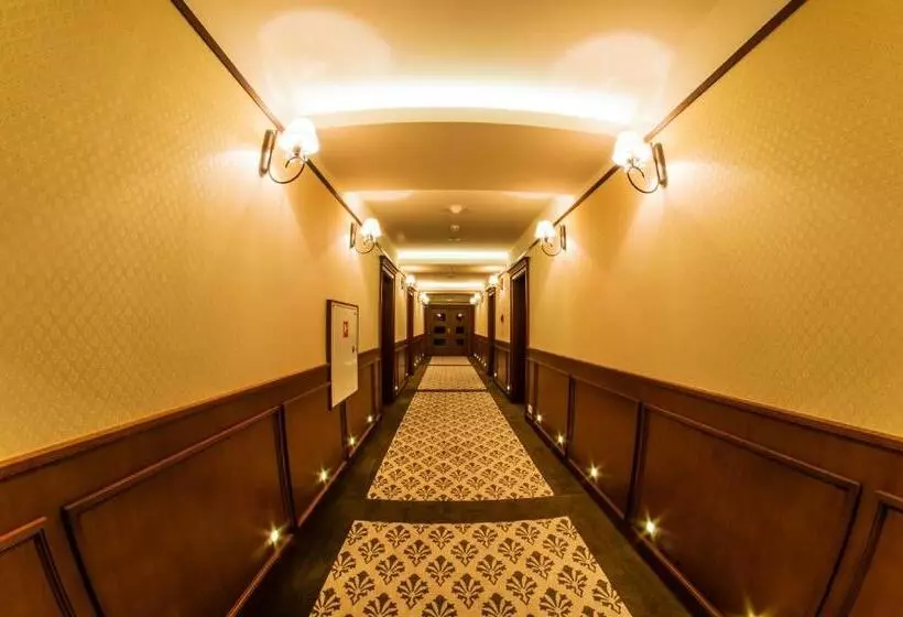 Hotelli Dwór Kresowy