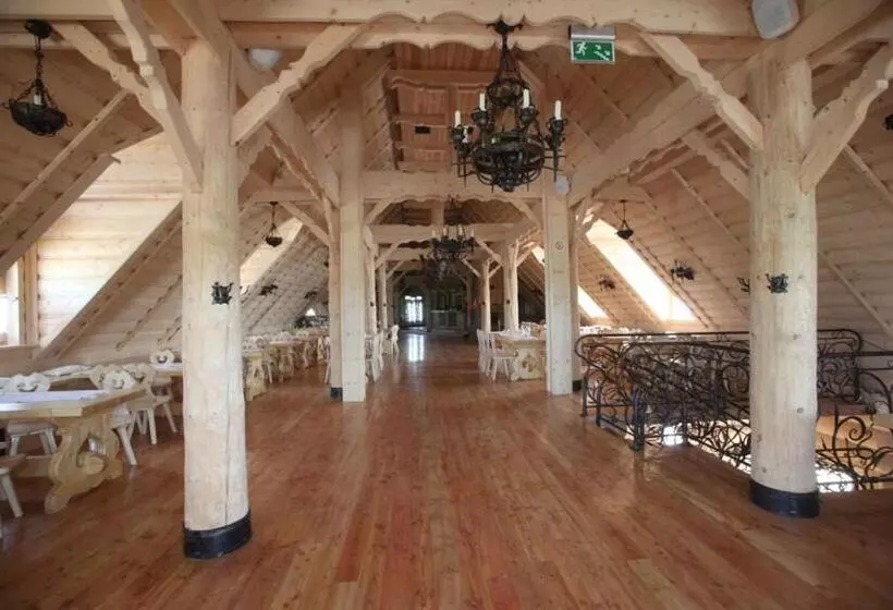 Hotelli Dwór Kresowy