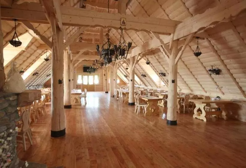 Hotelli Dwór Kresowy