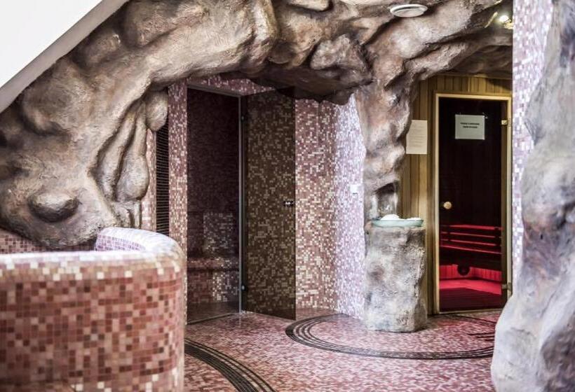 فندق Dwór Kresowy