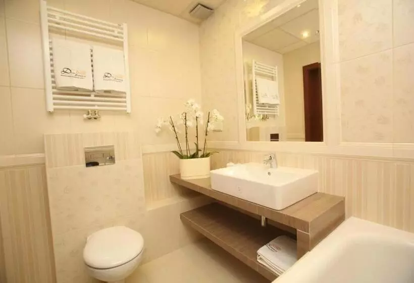 Hotelli Dwór Kresowy