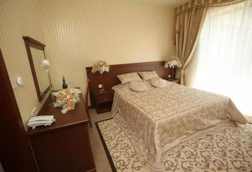 Hotelli Dwór Kresowy