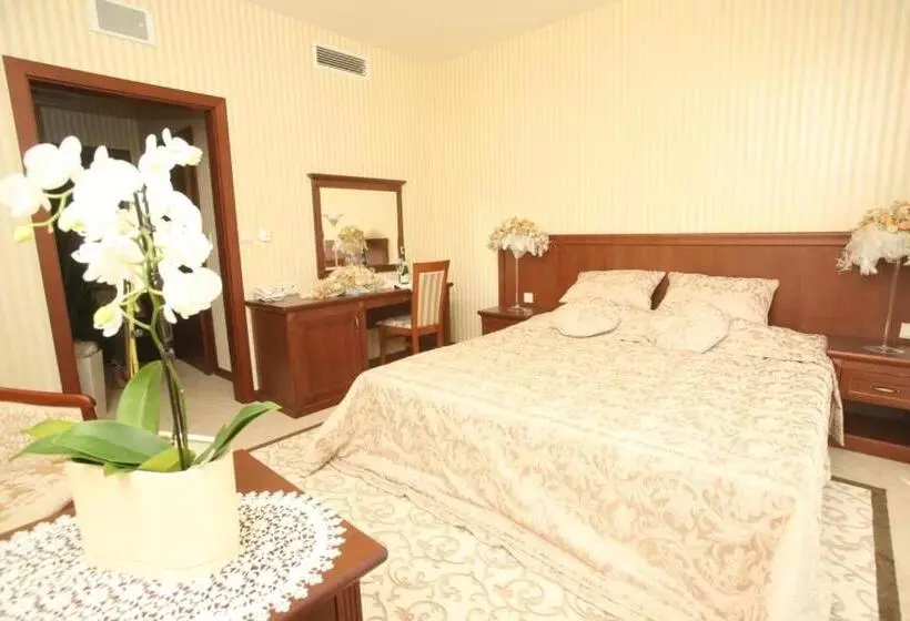 Hotelli Dwór Kresowy