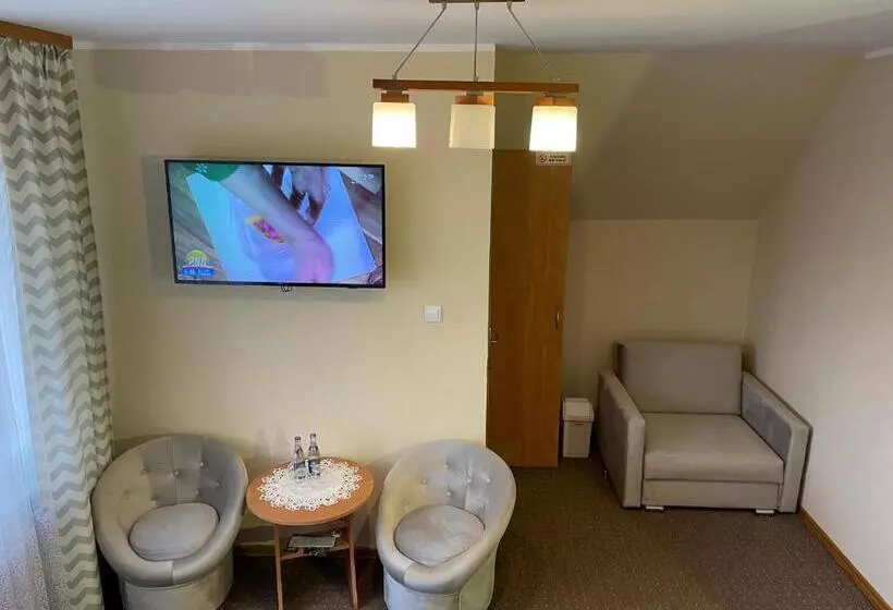 Hotelli Zajazd Nad Sanem