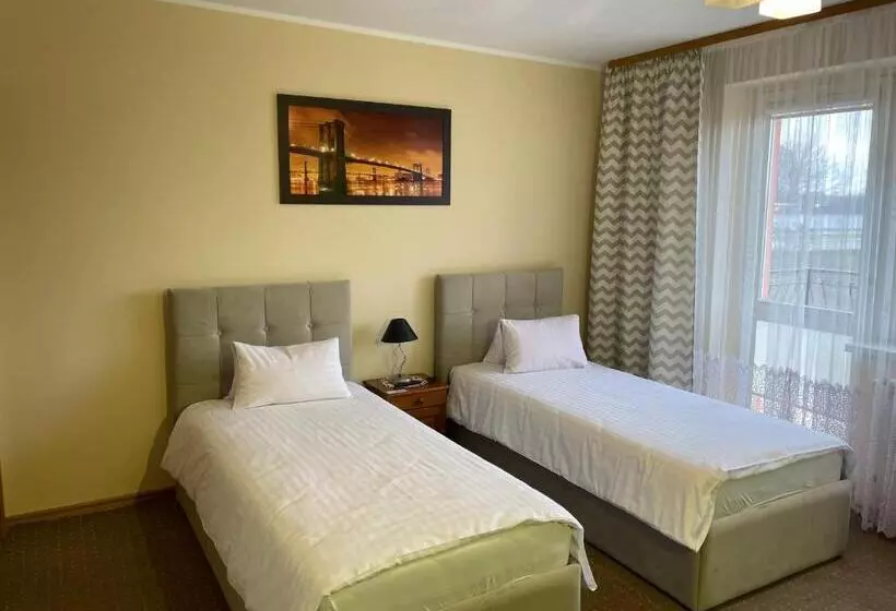 Hotelli Zajazd Nad Sanem