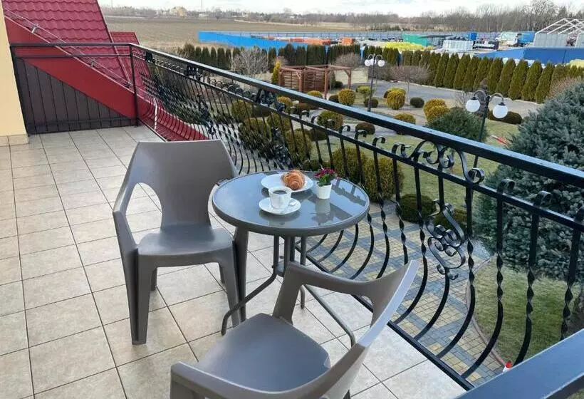 Hotelli Zajazd Nad Sanem