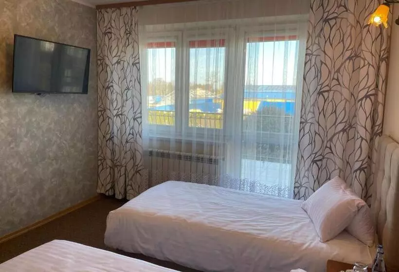 Hotelli Zajazd Nad Sanem