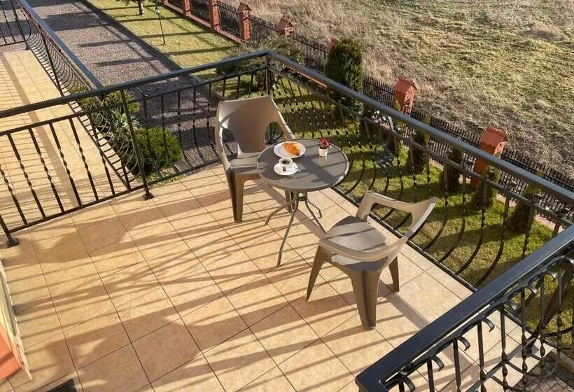 Hotelli Zajazd Nad Sanem