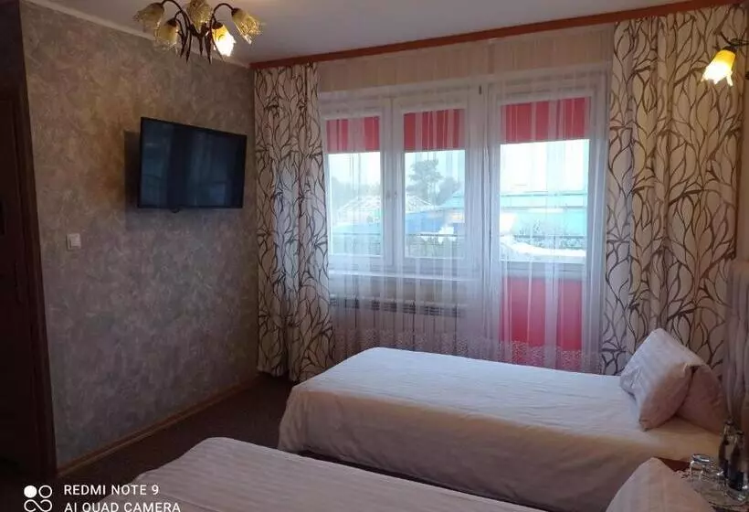 Hotelli Zajazd Nad Sanem