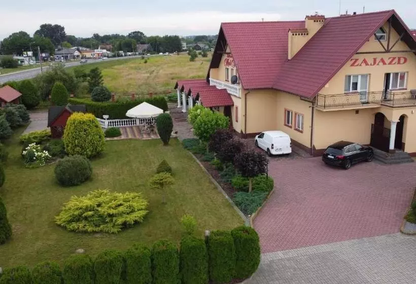 Hotelli Zajazd Nad Sanem