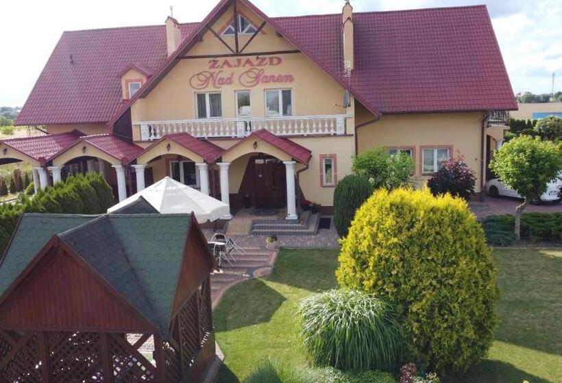ホテル Zajazd Nad Sanem