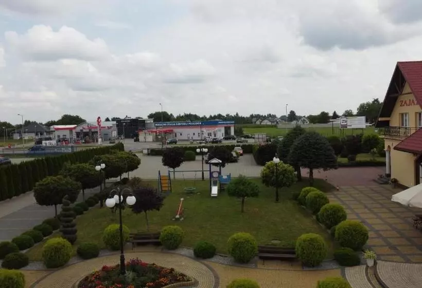 Hotelli Zajazd Nad Sanem