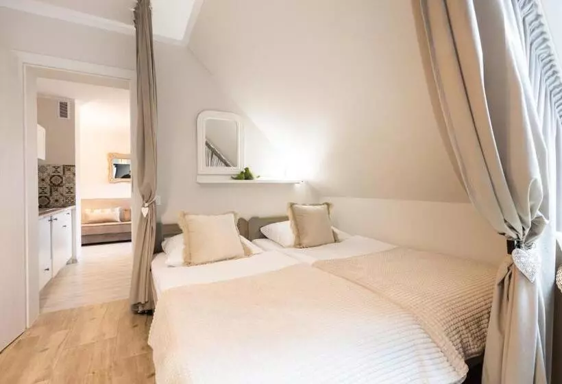 پانسیون Apartementy   Weranda   Z Ogrodem W Centrum