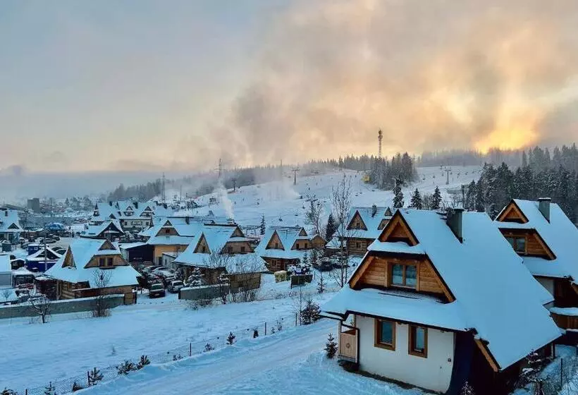 Aamiaismajoitus (B&B) Askana   Basen, Sauny, Jacuzzi