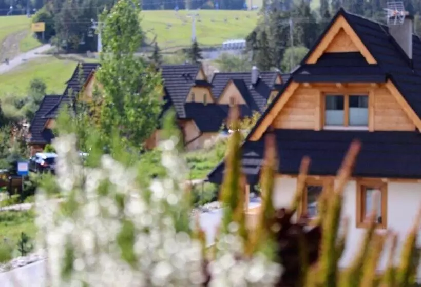 Aamiaismajoitus (B&B) Askana   Basen, Sauny, Jacuzzi