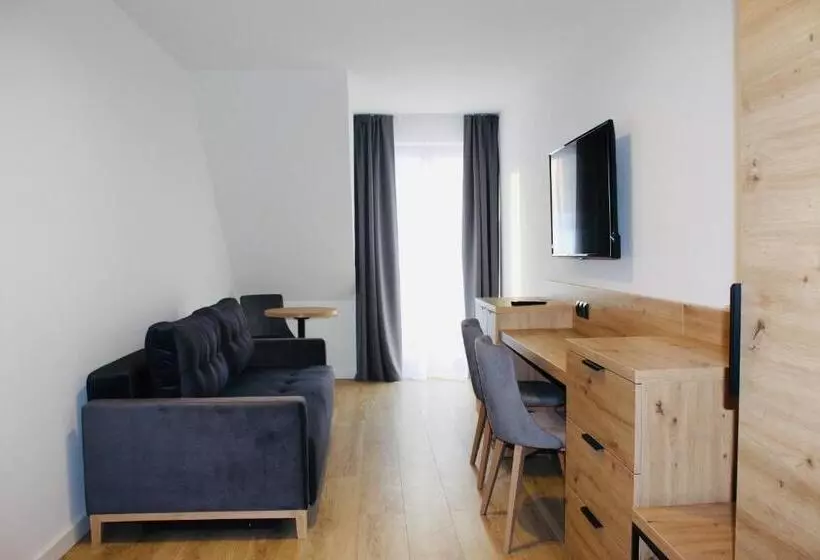 Aamiaismajoitus (B&B) Askana   Basen, Sauny, Jacuzzi