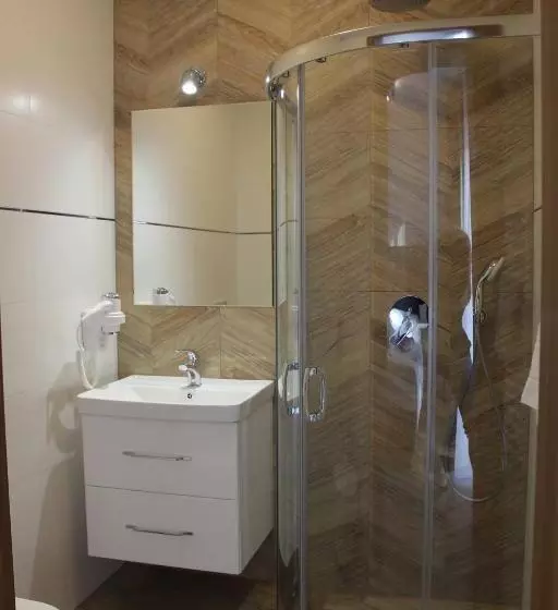 Aamiaismajoitus (B&B) Askana   Basen, Sauny, Jacuzzi