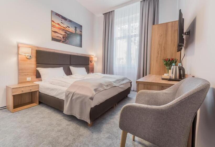 تختخواب و صبحانه Harmony House