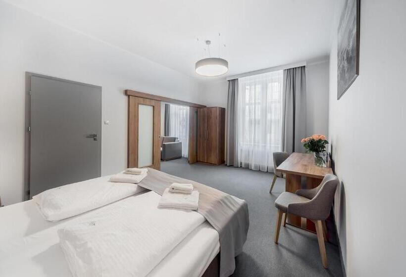 تختخواب و صبحانه Harmony House