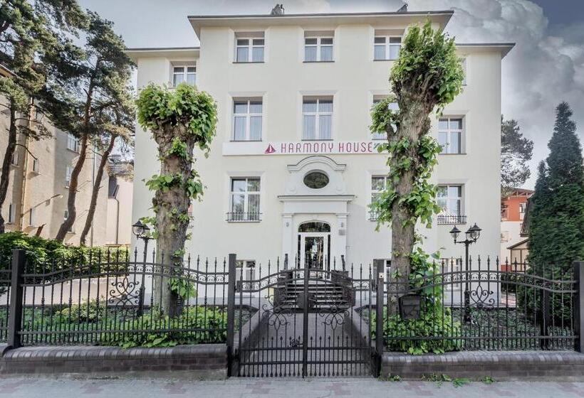 تختخواب و صبحانه Harmony House