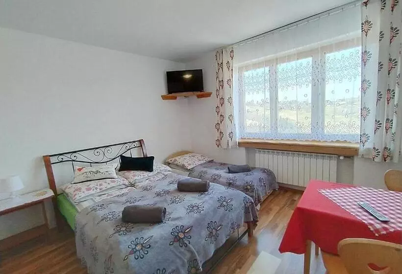 تختخواب و صبحانه U Skowronków