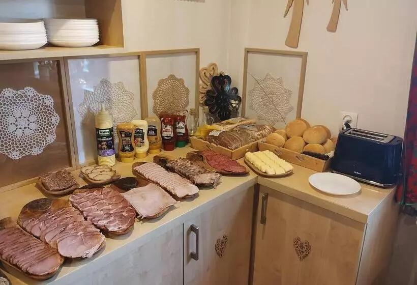 تختخواب و صبحانه U Skowronków