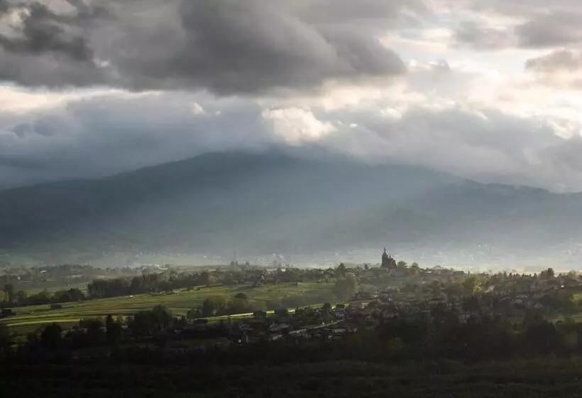 Aamiaismajoitus (B&B) Zajazd Izabela