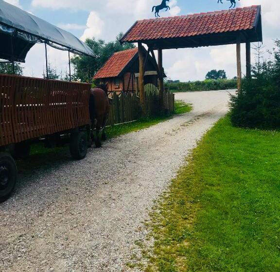 Отель Ranczo W Dolinie