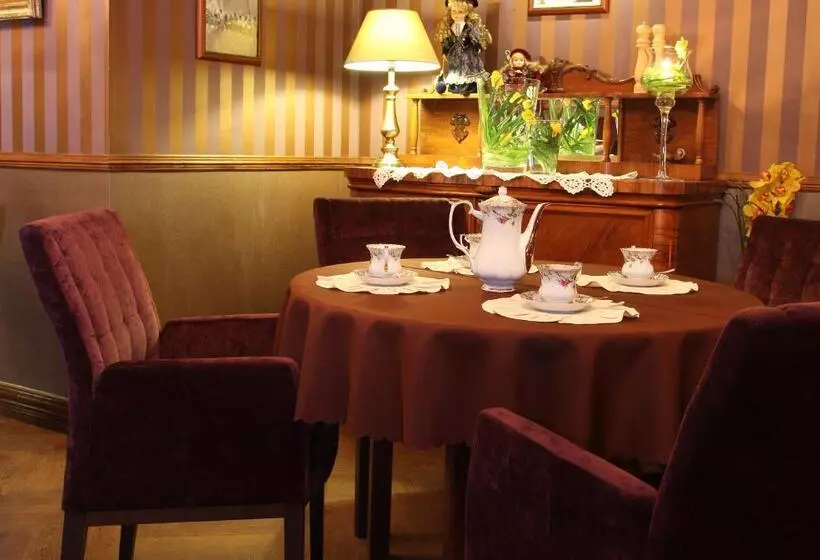 Hotelli Restauracja Retro