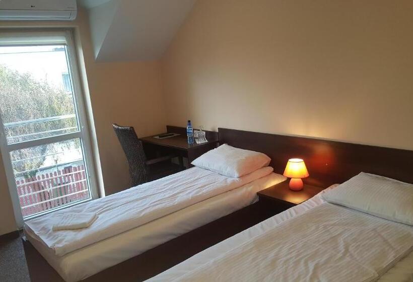 فندق على الطريق Ik Sj